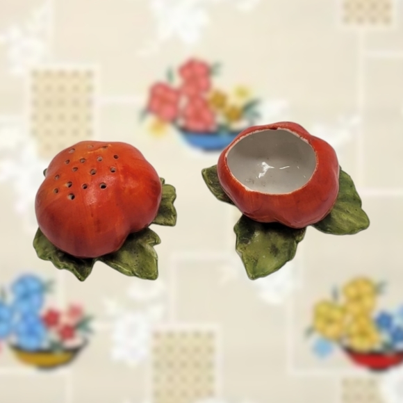Vintage MCM Ceramic Tomato Pepper Shaker And Salt Cellar - Picture 6 of 9